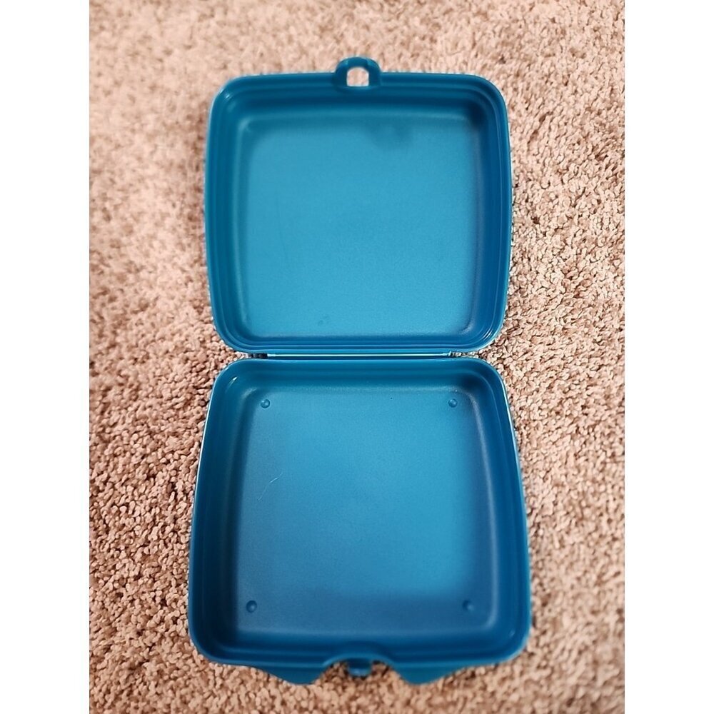 Tupperware Wonder Woman Sandwich Container Box - Picture 2 of 4